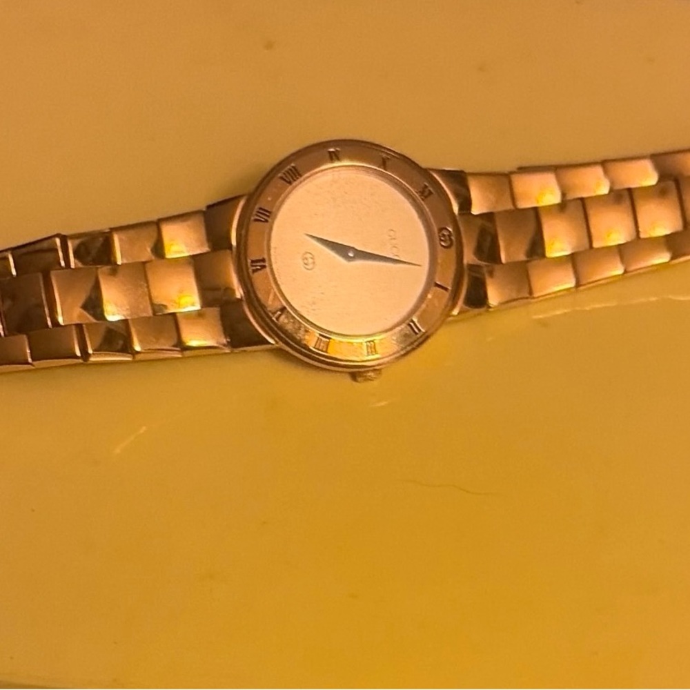 Gucci Vintage Gold 18 kt Gold Plated ladies watch with mineral crystal - Picture 4 of 5